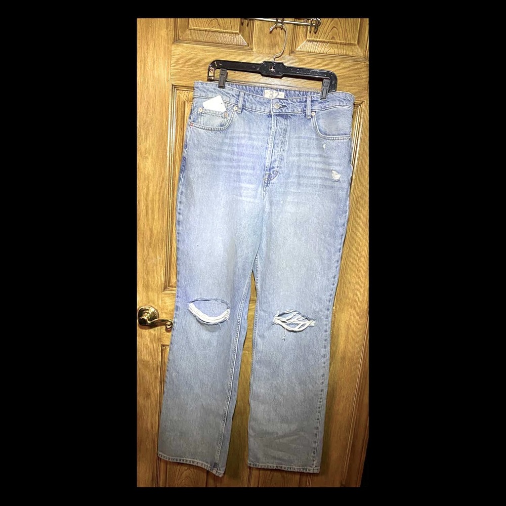 Free People sz 32 distressed boyfriend/flare/wide leg jeans